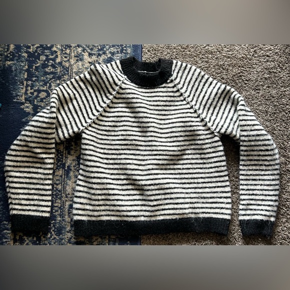 American Eagle Outfitters Black and White Striped Crewneck Sweater - Picture 1 of 8